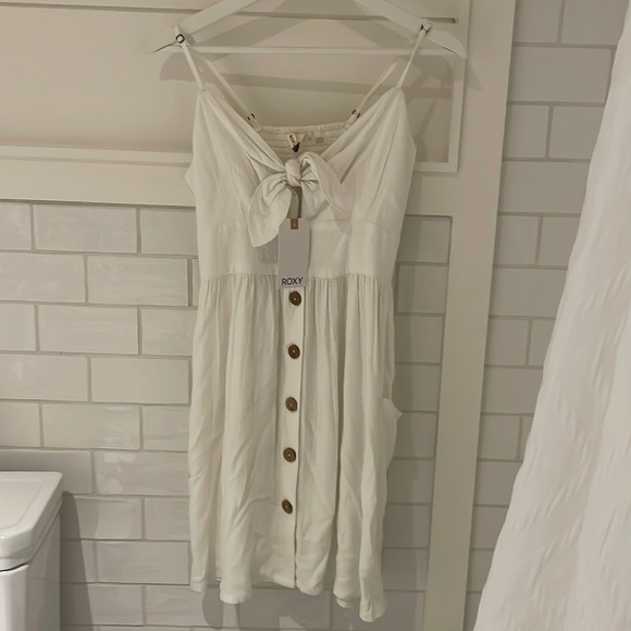 White Roxy beach dress with pockets size Small - Picture 1 of 2